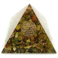 piramide orgonite epidoto – 7 x 7