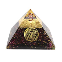 piramide orgonite granata – 7 x 7